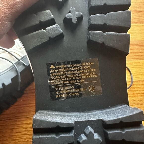 Weeboo White Combat Boots Size 10 – Minimal Wear, Bold Street Style - Picture 9 of 10